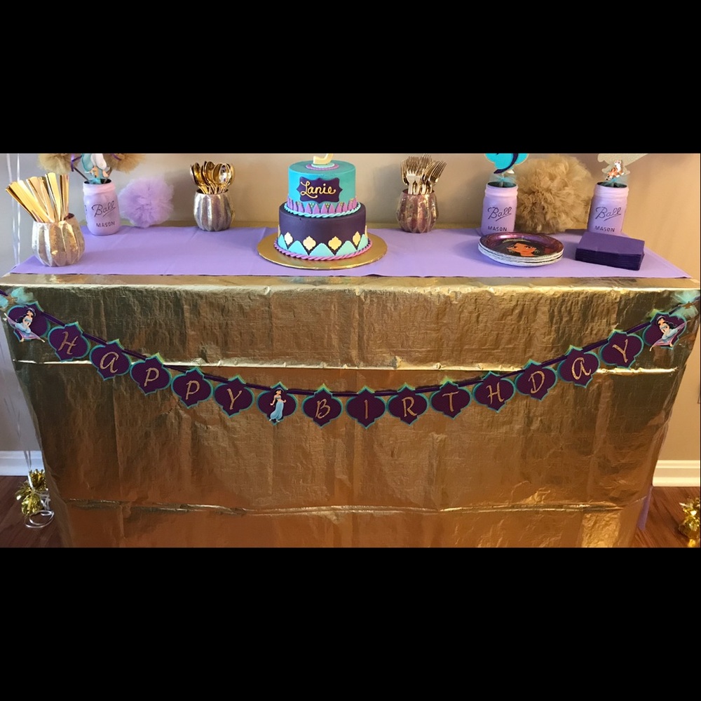 Aladdin party decor